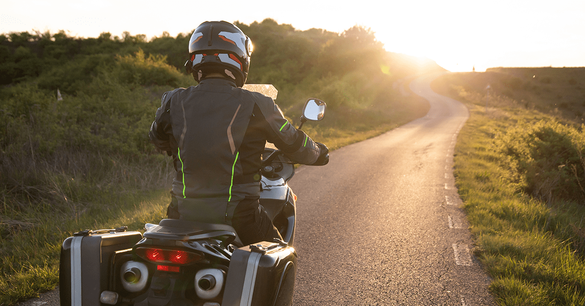 Preparar tu moto para un viaje largo: guía de equipamiento y revisión Preparar tu moto para un viaje largo: guía de equipamiento y revisión