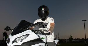 ¿Se Puede Usar Mochila o Chaqueta Encima de un Chaleco Airbag de Moto? ¿Se Puede Usar Mochila o Chaqueta Encima de un Chaleco Airbag de Moto?